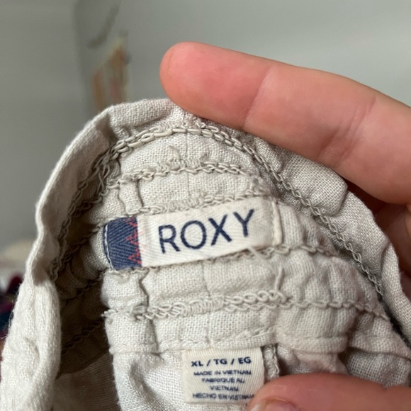 Roxy Oceanside Elastic Waste Shorts - Picture 3 of 3